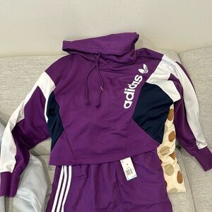 Adidas vintage style  3-STRIPES SHORT Track HOODIE